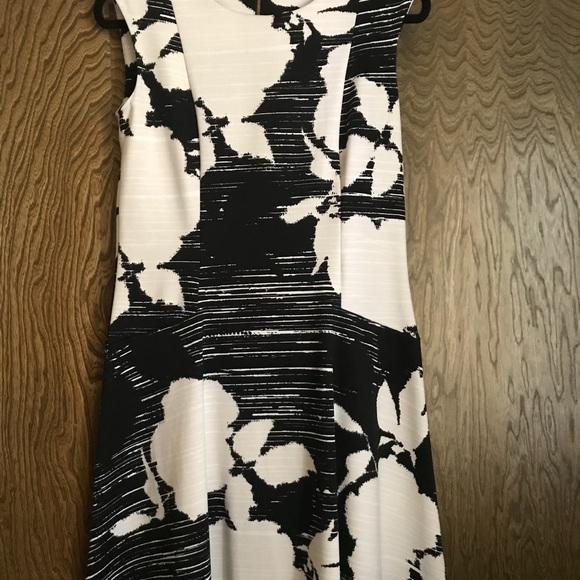 Women’s clothing - Picture 3 of 6